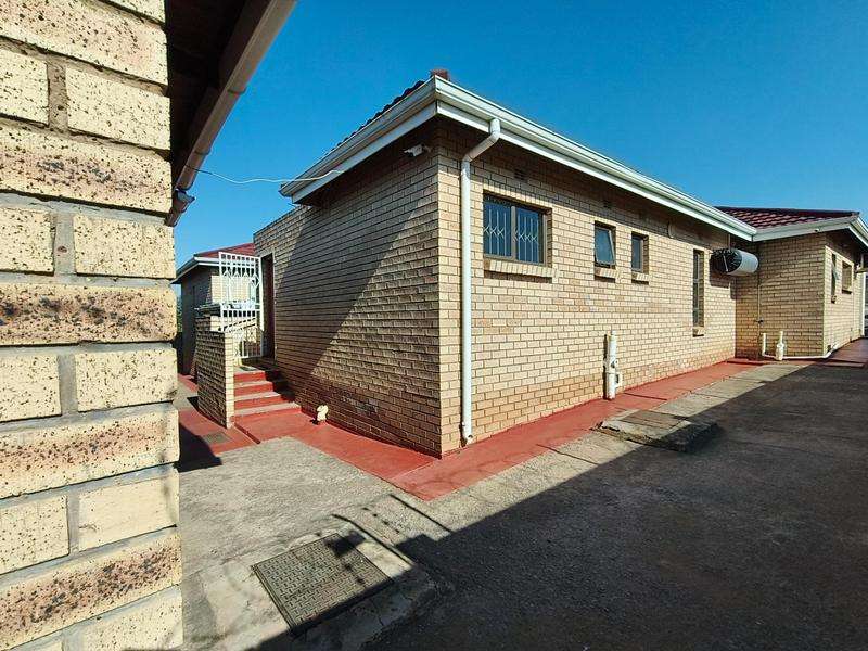 Commercial Property for Sale in Southernwood Eastern Cape